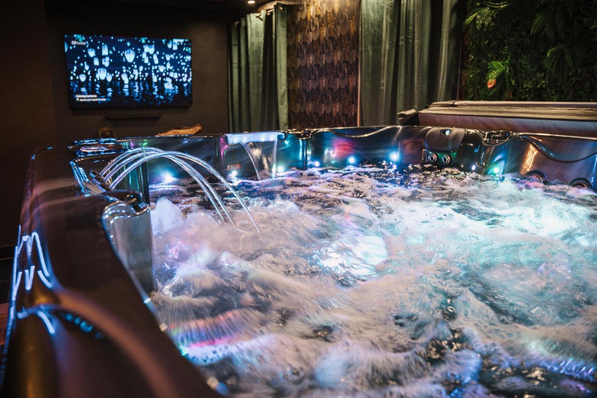 L Escale Jacuzzi Et Sauna Évreux Dış mekan fotoğraf
